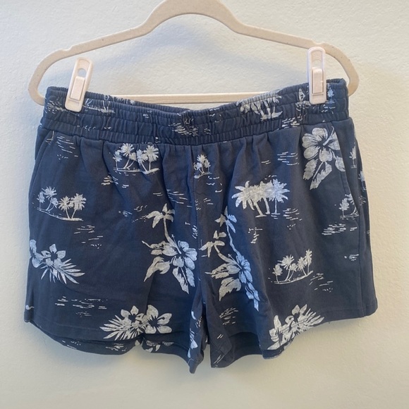 Monrow Hawaiian Ex-Boyfriend Shorts In Blue Steel NWT Size XL - Picture 2 of 9